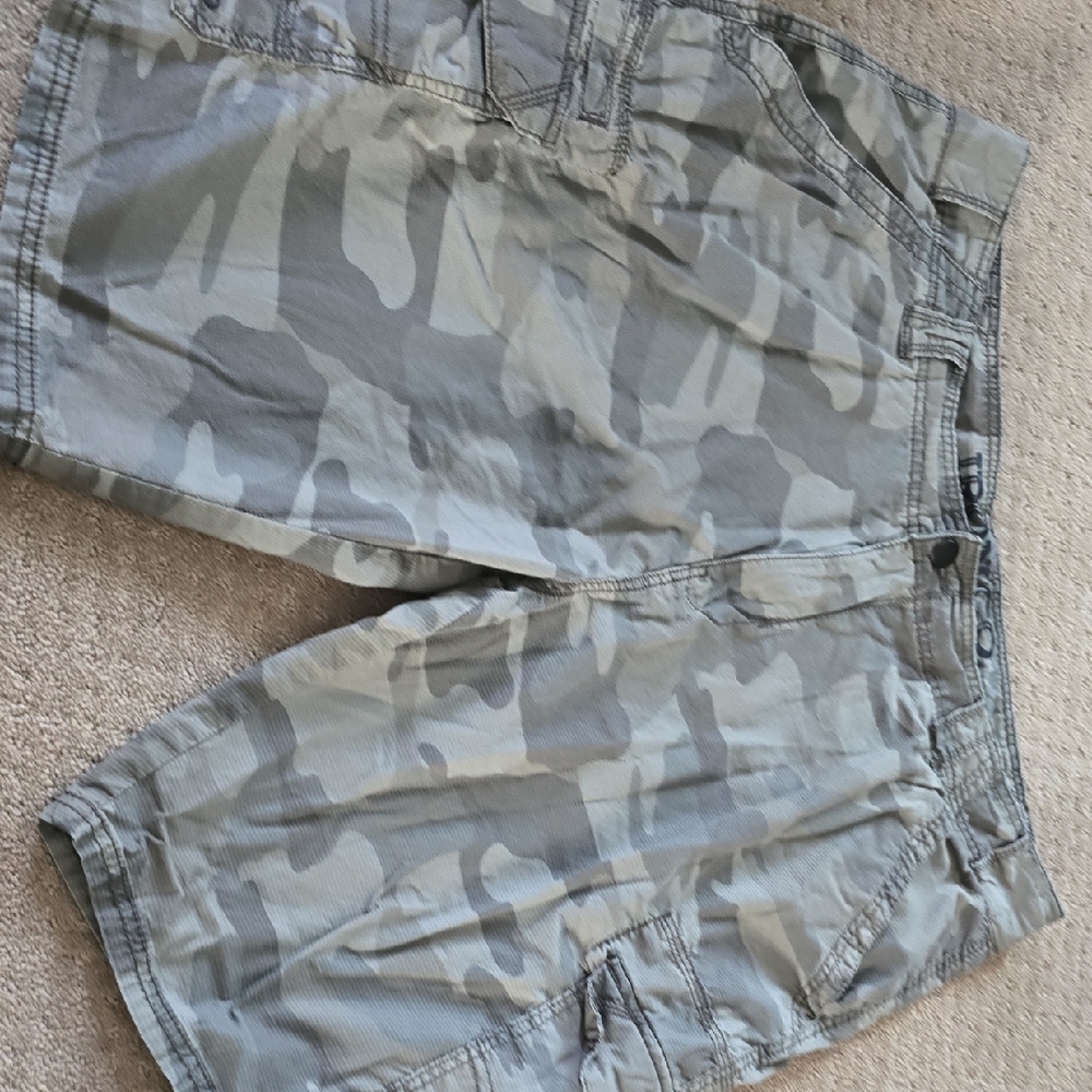 Iron Co. Cargo Shorts, Size 40
